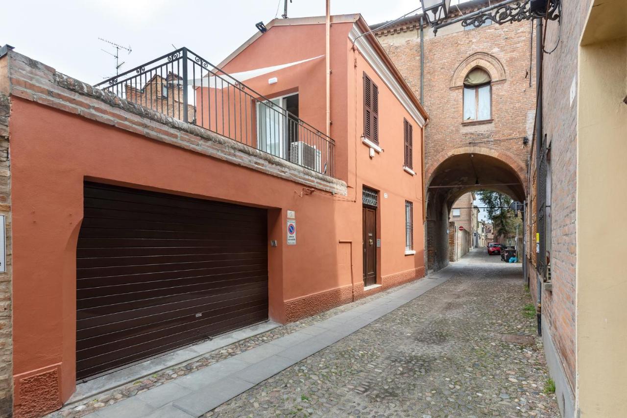 Ferrara Casa Dell'Archivolto Con Garage Apartman Kültér fotó