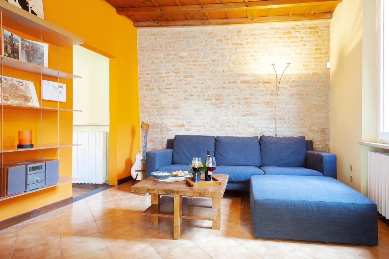 Ferrara Casa Dell'Archivolto Con Garage Apartman Kültér fotó