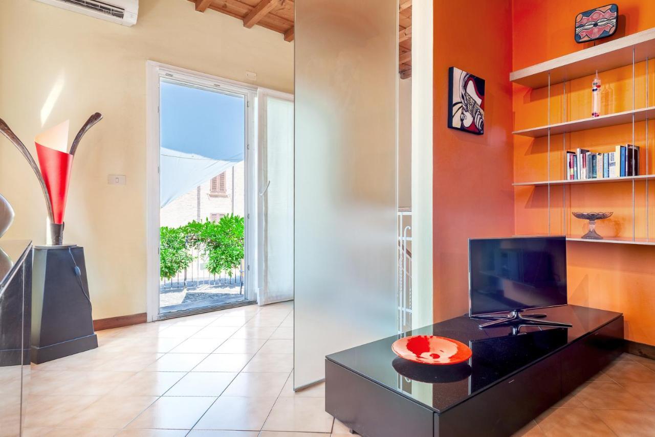 Ferrara Casa Dell'Archivolto Con Garage Apartman Kültér fotó