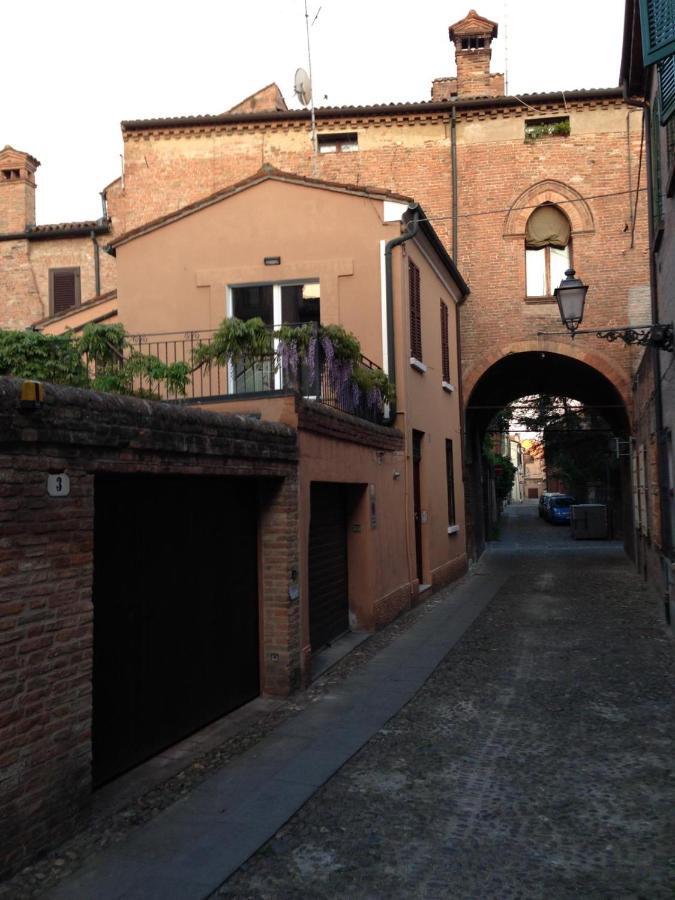 Ferrara Casa Dell'Archivolto Con Garage Apartman Kültér fotó